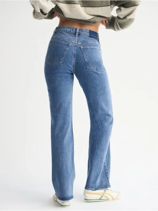 Abercrombie & Fitch Light Blue High Rise 90s Relaxed Jeans - Picture 3 of 5